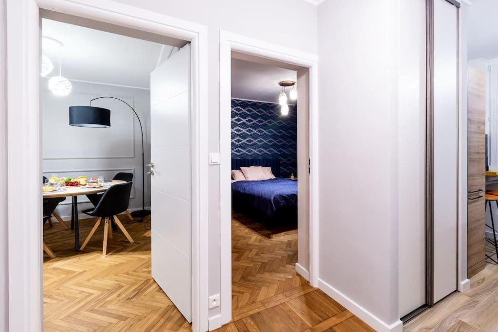 Ferienwohnung Elegant, Comfortable In The Heart Of Warsaw! Exterior foto